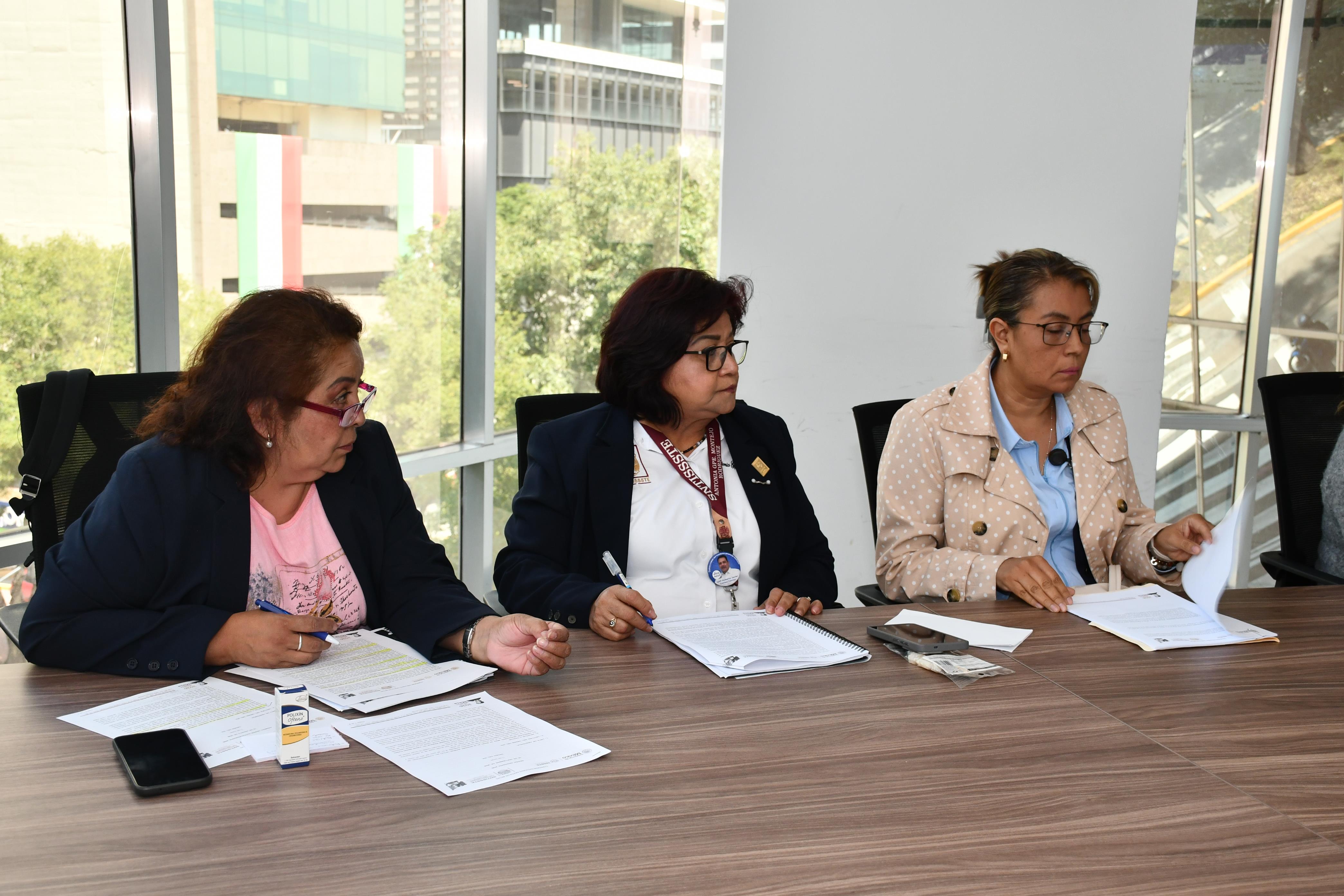 Sesión de la Comisión Nacional Mixta de Becas 